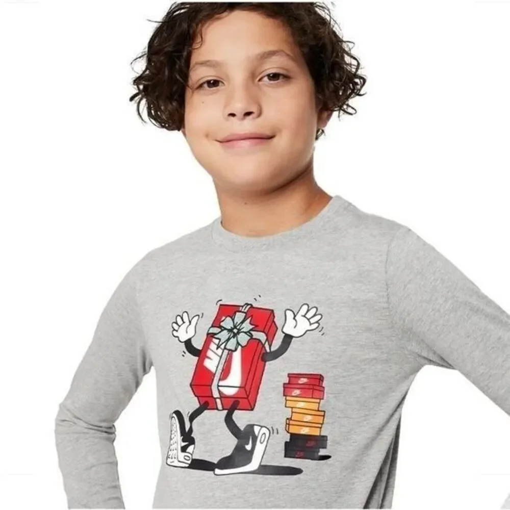 NIKE ❤️🔥NIKE SPORTSWEAR BIG KIDS' LONG-SLEEVE T-SHIRT GREY boys girls shirt XL